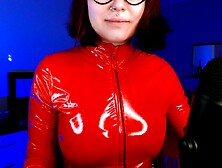 web-cam chick alluring dance in latex suit