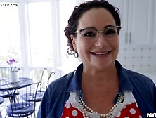 Finding babe pics of a mom and using her