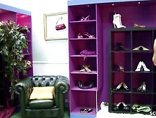 NYMPHOMANIAC mom INTO RUBBER SEDUCE SELLER TO FUCKED INSIDE STORE