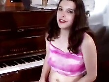 Piano Pussy Play