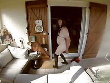 La lope fait sa pute sur sa terrasse