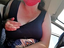 Matrigna Italiana in un Posteggio Si Tira Fuori Le Tette e Ti Sega Segaiolo! - Dialoghi in Italiano