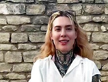 Emma,  21,  is getting into pure exhibitionism! - Jacquie et Michel TV