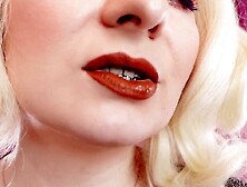 ASMR episode: lipstick, mesh gloves and sugar-plum