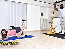 Fine Fitness Model Nailed in the Gym after her Workout