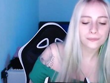 Sexy Brazilian blonde Giulia tongue fluttering Asmr