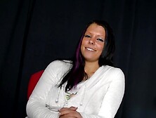 The hawt employee from the photo studio