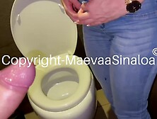 Maevaa Sinaloa - jeune salope se fait baiser dans les toilettes d’un restaurant en public CREAM-PIE