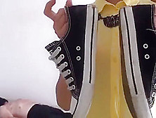 Beautiful blonde lady trampling with converse