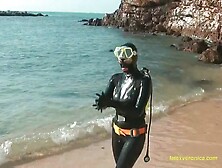 Latex Veronica Black Latex Diving