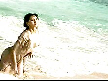 Beach photoshoot with nude models