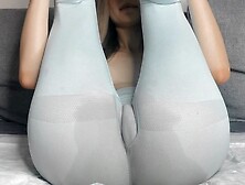 Extremely wet pussy cum with squirt in leggings