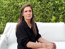 Giulia,  40,  wants to practice doubles! - Jacquie et Michel TV