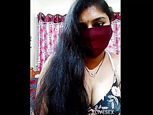 Desi kannada aunty show breasts and oil massage her breasts