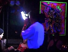 Blonde Mom angesprochen auf der Strasse im Club gefickt