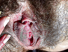 Juicy mom with close-up of her naughty hairy