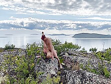 Vi Kom Til Ubeboede Oer For At Skyde Smuk Sex For Dig Pa Et Bjerg Med Udsigt Over Havet