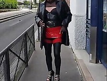 Walking And Pissing In Paris