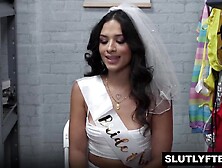 Jason Sarcinelli makes Luxe La Foxe show him what this babe can do with so many dildos