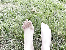 Foot Bizarre Barefoot Close Up Toe Wiggling,  Crunching And Spreading - Long Gorgeous Toes - Sweet Feet