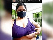 Desi aunty video call boob show