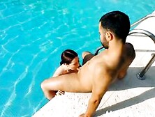 Amateur Sluts Loves Sex Into The Pool