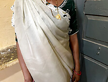 Hot desi bhabhi romanced in hotel on the pretext of missing sister-in-law in the market