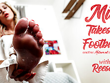 Hot Blonde Milf Treats Her Milf Toes To A Nice Warm Bath And Masturbates