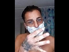 Francesco Mancino si fa la barba e parla dei suoi gusti sessuali (ITA Napoletano)