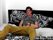 Free Gay Twinks Thumbnail Boyish Cody Andrews Works Tha