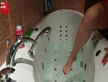 Lollipop Foot Bathtub - Sex Movies Featuring Findom Goaldigger