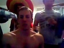 College Guys Show On Cam