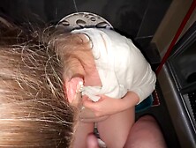 Ich treibe es als Ehehure mit jedem der will und mache meine Beine breit