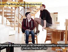 se coje al hijastro despues de hacer una llamada