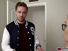 Teen stepsister loves feel bros big cock