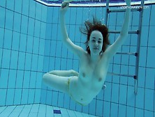 Tight Pussy Video With Gorgeous Lada From Underwater Show