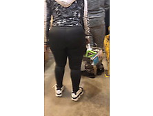 Fat Bubble Butt In Black Leather Leggings