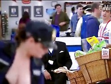 Lauren Ash In Superstore