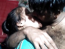 Desi Bhabhi Ki Kiss