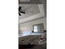 A Gulf woman with a sexy curvy body Playing With hot Pussy