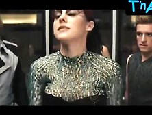Jena Malone Breasts Scene in The Hunger Games: Catching Fire