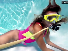 18 Swims Naked Underwater With Irina Poplavok