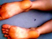 Candid totall stinky Feet Girl- Cum on her big soles