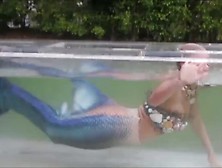 Trina Mason Underwater In A Tank. Mp4