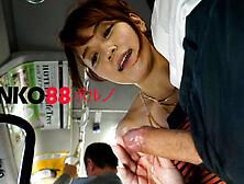 Handjob on a Public Bus for Manko88