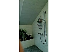 Hurensau Anna-Maria Lindel unter Dusche Live auf C4 22. 09. 2025 1/3