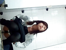 Chinese Girls Go To The Toilet. 19