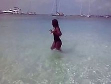 Geiles Schwarzes Babe Im Wasser - Ebony Babe In Water