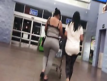 Candid Culonas Bonitas En Grey Leggings