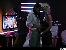 VR Lesbo Trans Gal Sex - Ellie Luna & Zazie Skymm Tranny Bang